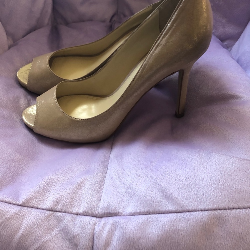 Heels - Picture 2 of 5